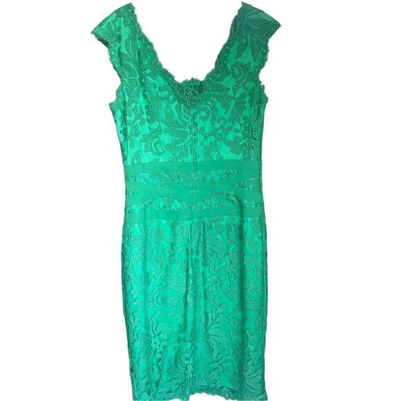 Tadashi Shoji Green V Neck Lace Cocktail Knee length Dress 8 short sleeve Date - Picture 11 of 11